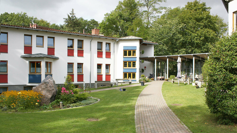 Ein Weg zum Psychiatrischen Pflegewohnzentrum in Groß Lehmhagen bei Grimmen